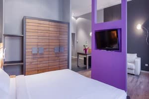 Отель UNO Design Hotel. Полулюкс двухместный с кухней 6