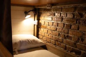 Хостел ViktoryHome. Місце у жіночому 6-місному номері верхнє 1