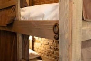 Хостел ViktoryHome. Місце у чоловічому 6-місному номері нижнє 1