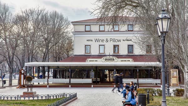 Отель Wine&Pillow Hotel by Frapolli