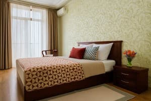 Квартира двухкомнатная возле Запорожской площади. Люкс 4-местный возле Запорожской площади 3