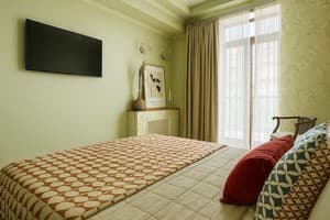 Квартира двухкомнатная возле Запорожской площади. Люкс 4-местный возле Запорожской площади 4