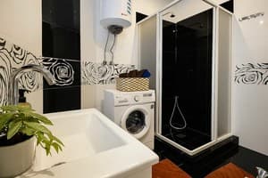 Квартира двухкомнатная возле Запорожской площади. Люкс 4-местный возле Запорожской площади 10