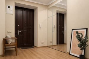 Квартира двухкомнатная возле Запорожской площади. Люкс 4-местный возле Запорожской площади 13