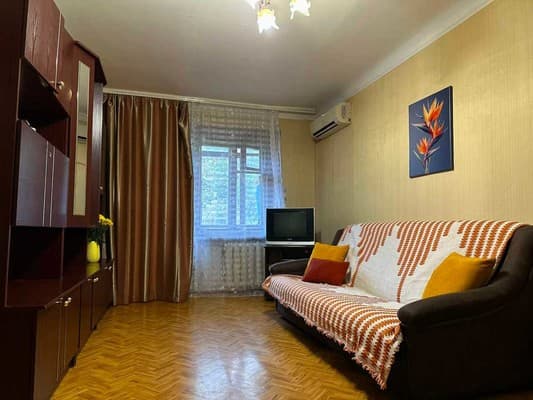 на ул. Яценко 3