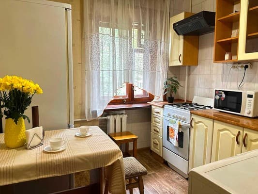 на ул. Яценко 9