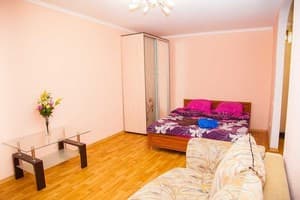 Квартира ул. Независимой Украины 63. Полулюкс трехместный  2