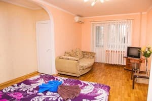 Квартира ул. Независимой Украины 63. Полулюкс трехместный  4