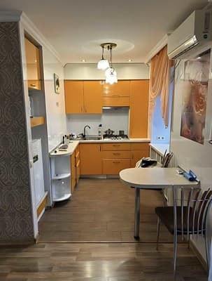 возле Березового сквера (обл. больница и госпиталь). Alex Apartments 1