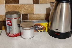 возле железнодорожного вокзала и областной больницы 5