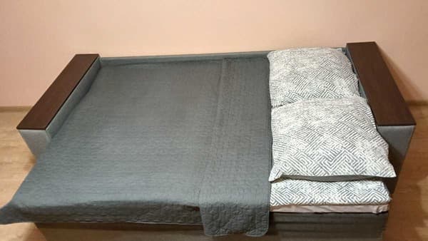 возле железнодорожного вокзала и областной больницы 14